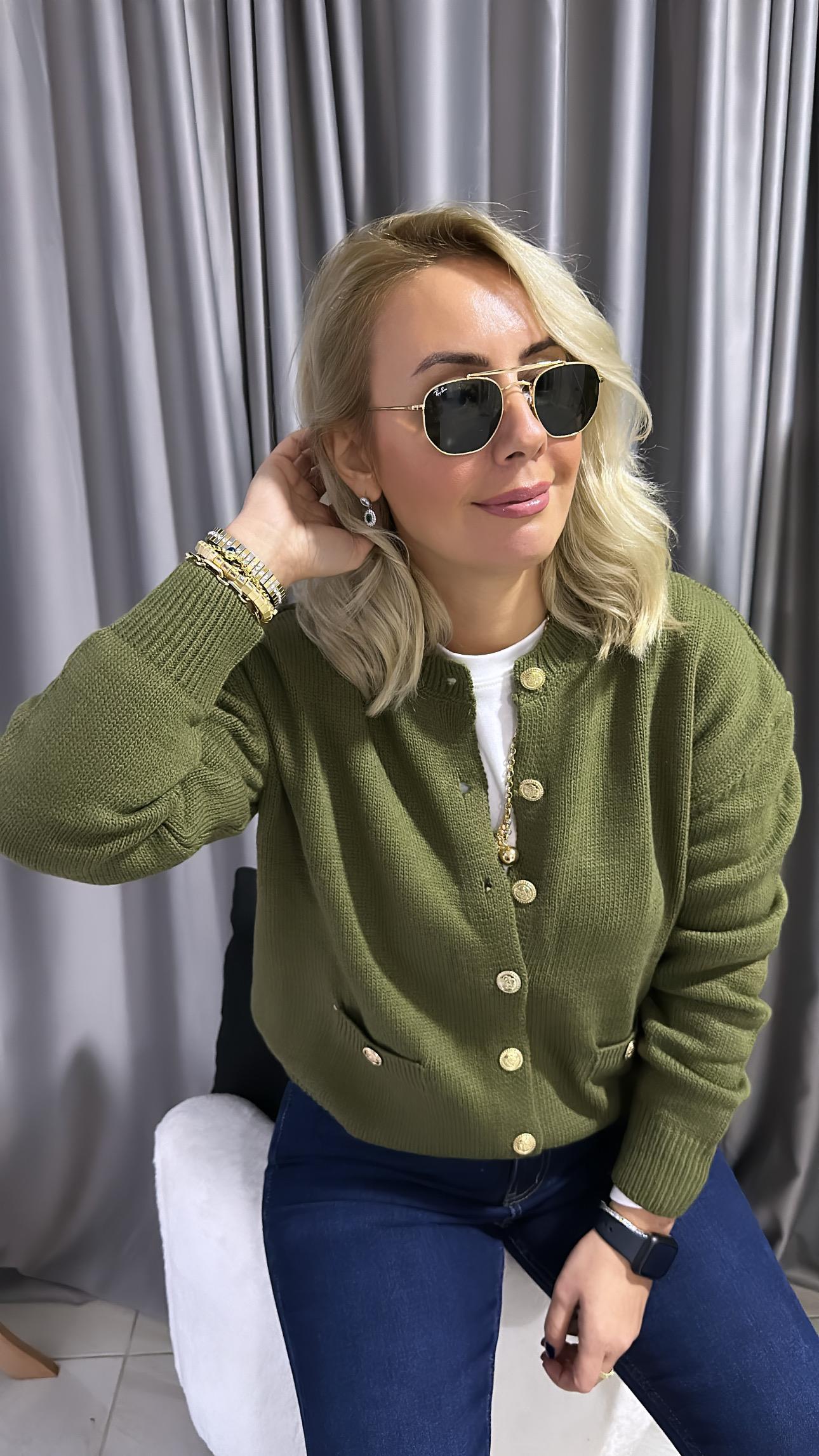 ORJİNAL MARKA GOLD DÜĞMELİ HAKİ TRİKO HIRKA