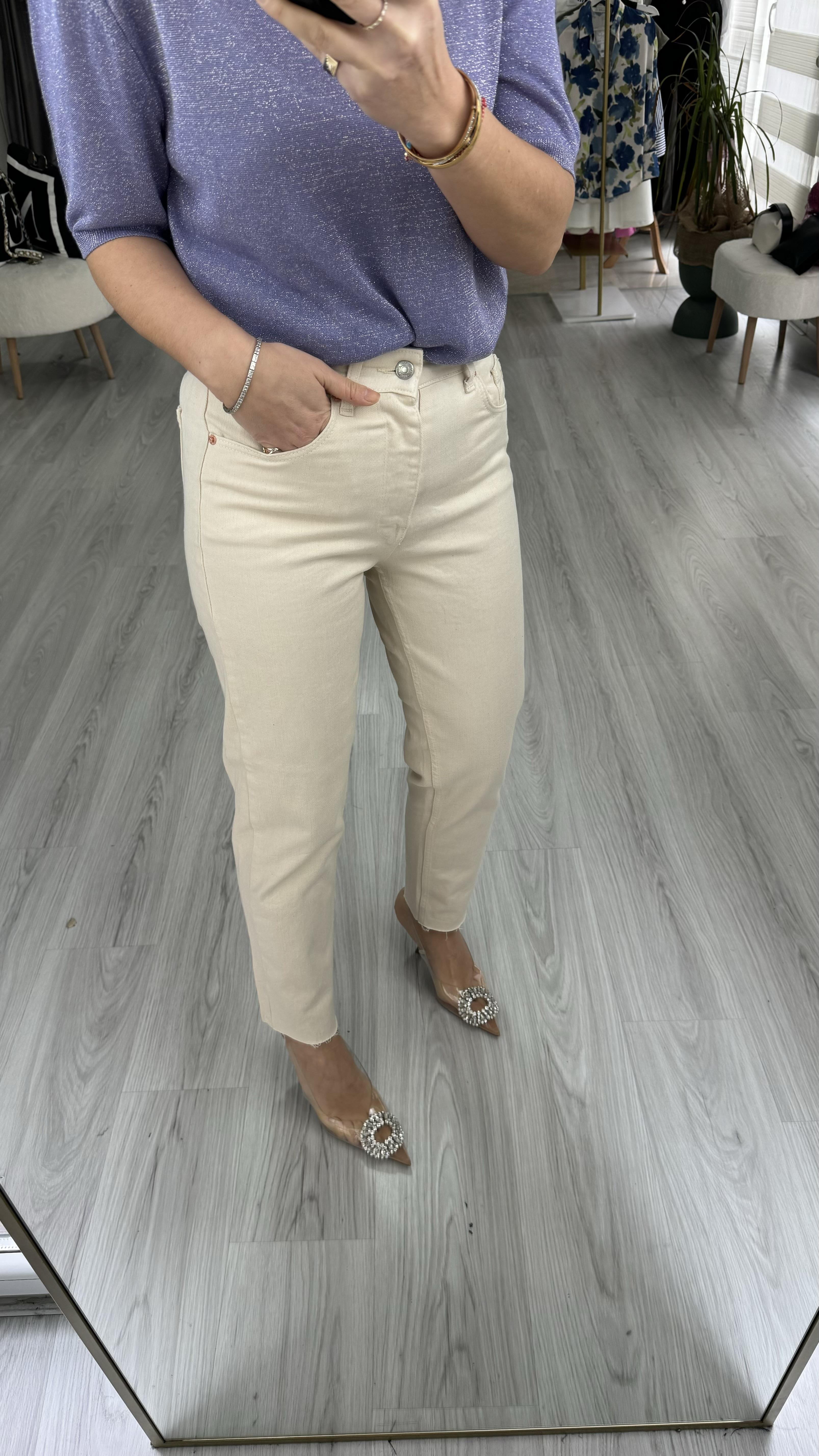 ORJİNAL MARKA, KESİK PAÇA, FULL LİKRALI  BEJ MOM JEAN