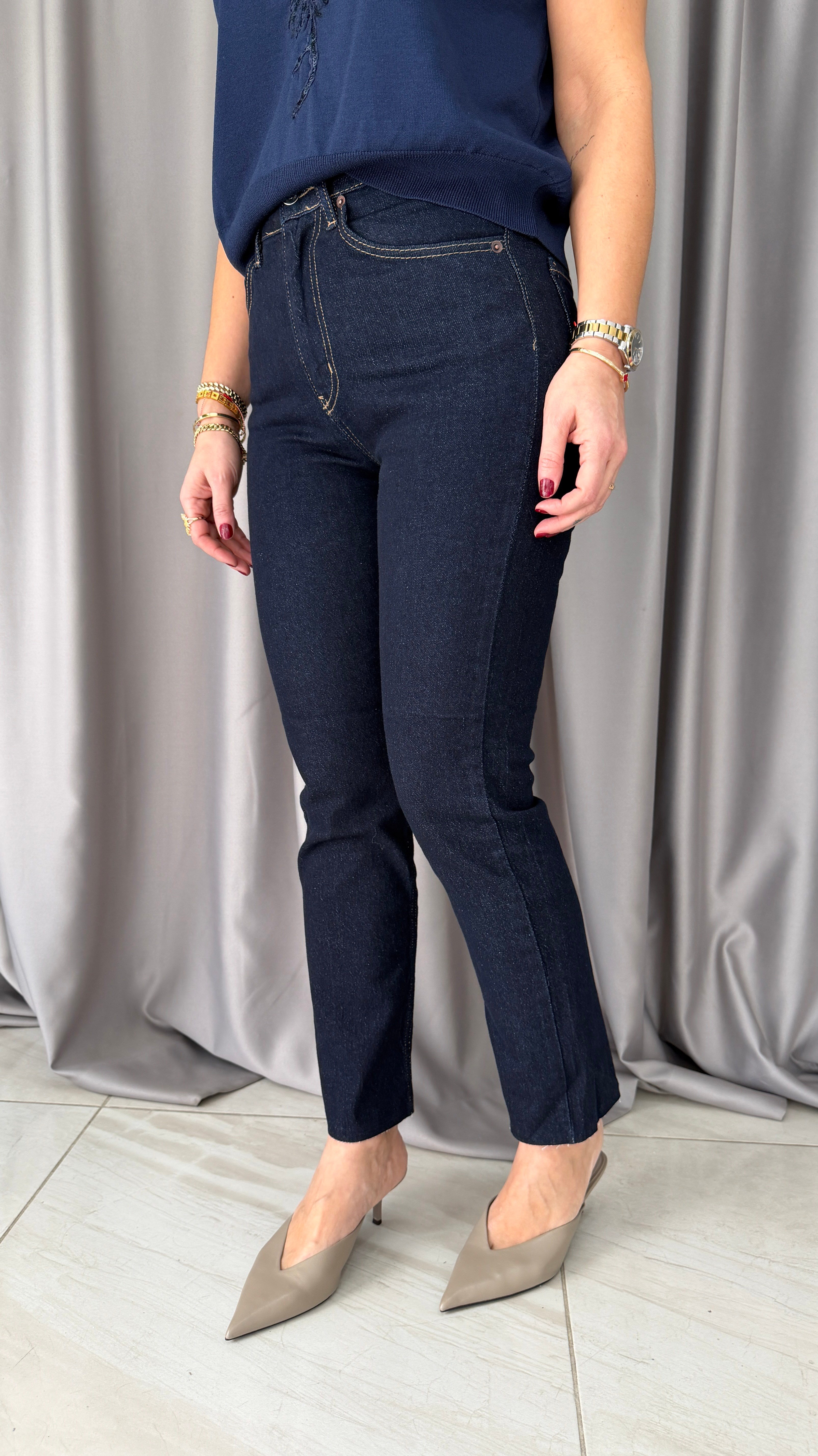 Orjinal Marka Koyu Lacivert Kesik Paça Jean