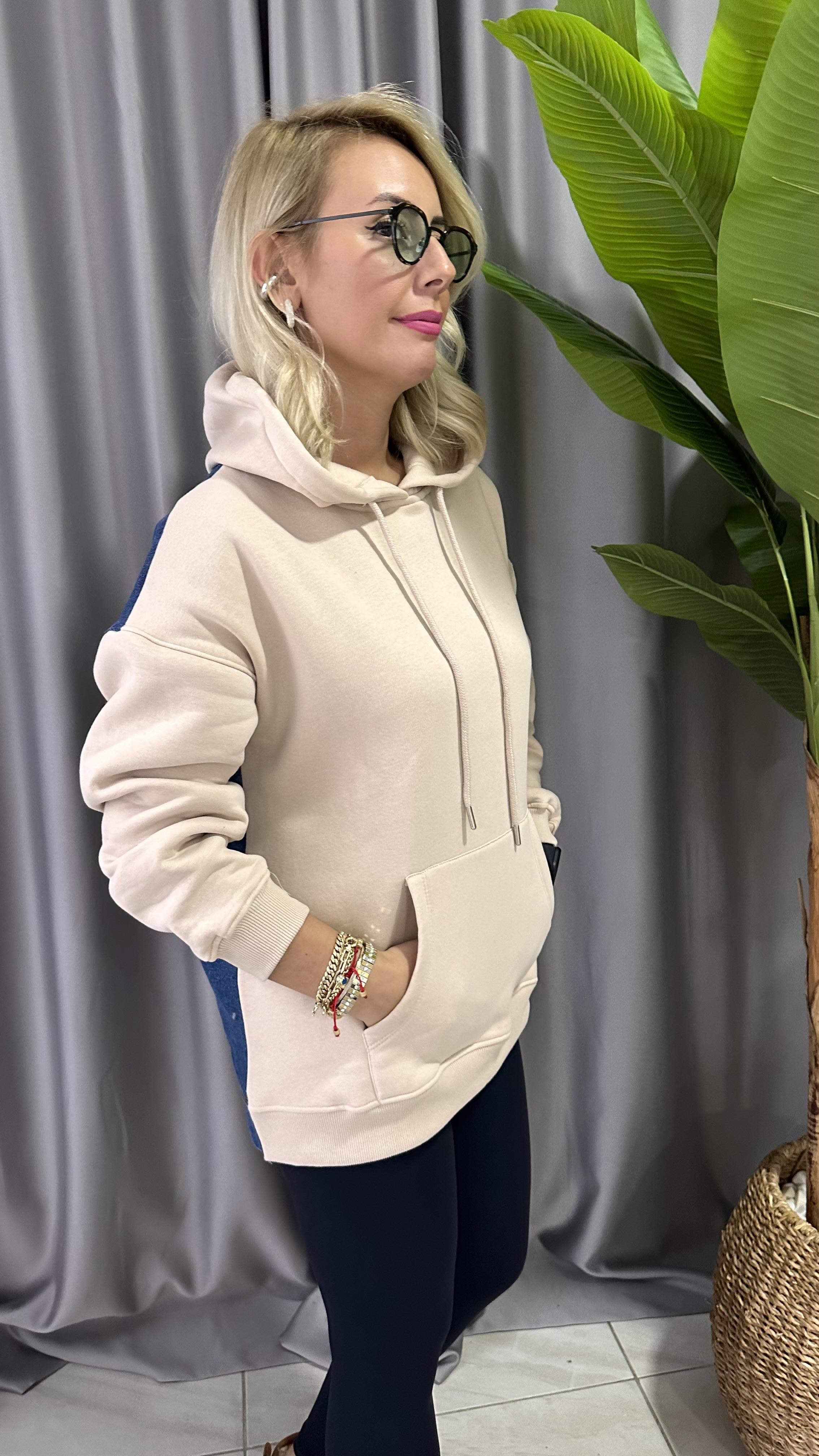 ORJİNAL MODEL ARKASI JEAN DETAYLI  ŞARDONLU BEJ SWEATSHİRT