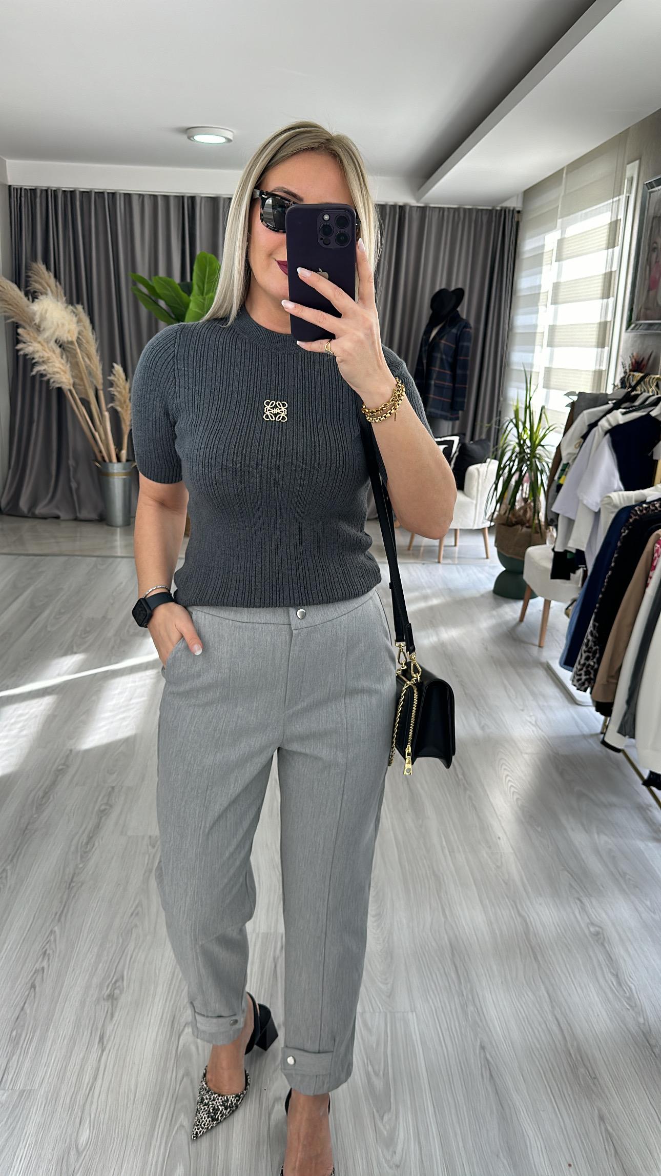 ORJİNAL MODEL GOLD BROŞ DETAYLI FÜME TRİKO