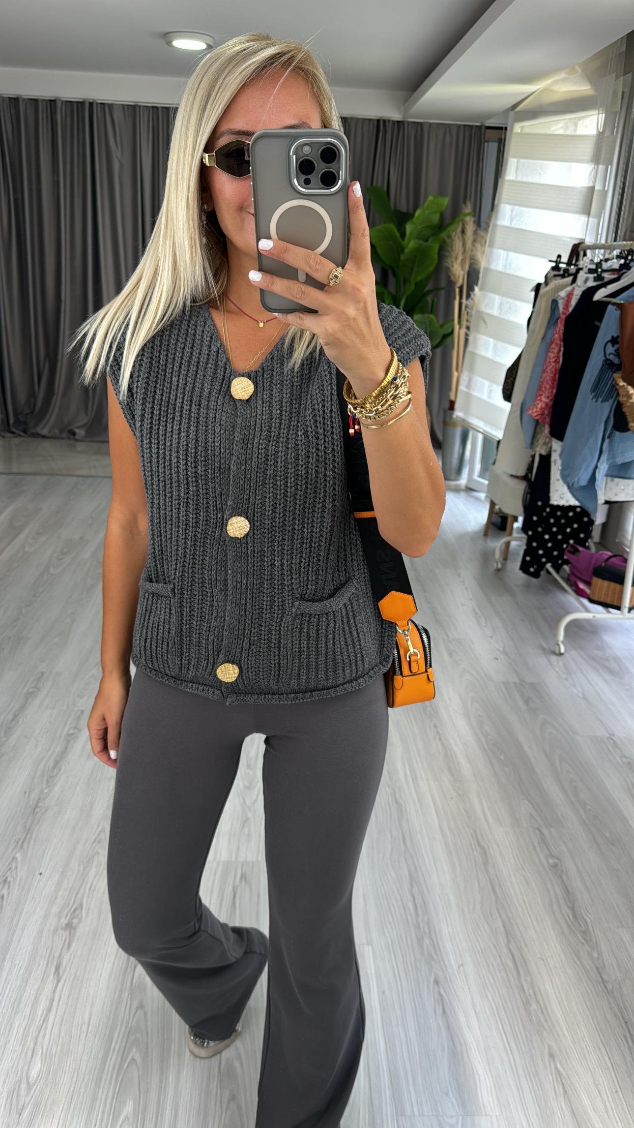 Orjinal Model Gold Düğme Detaylı Gri Yelek