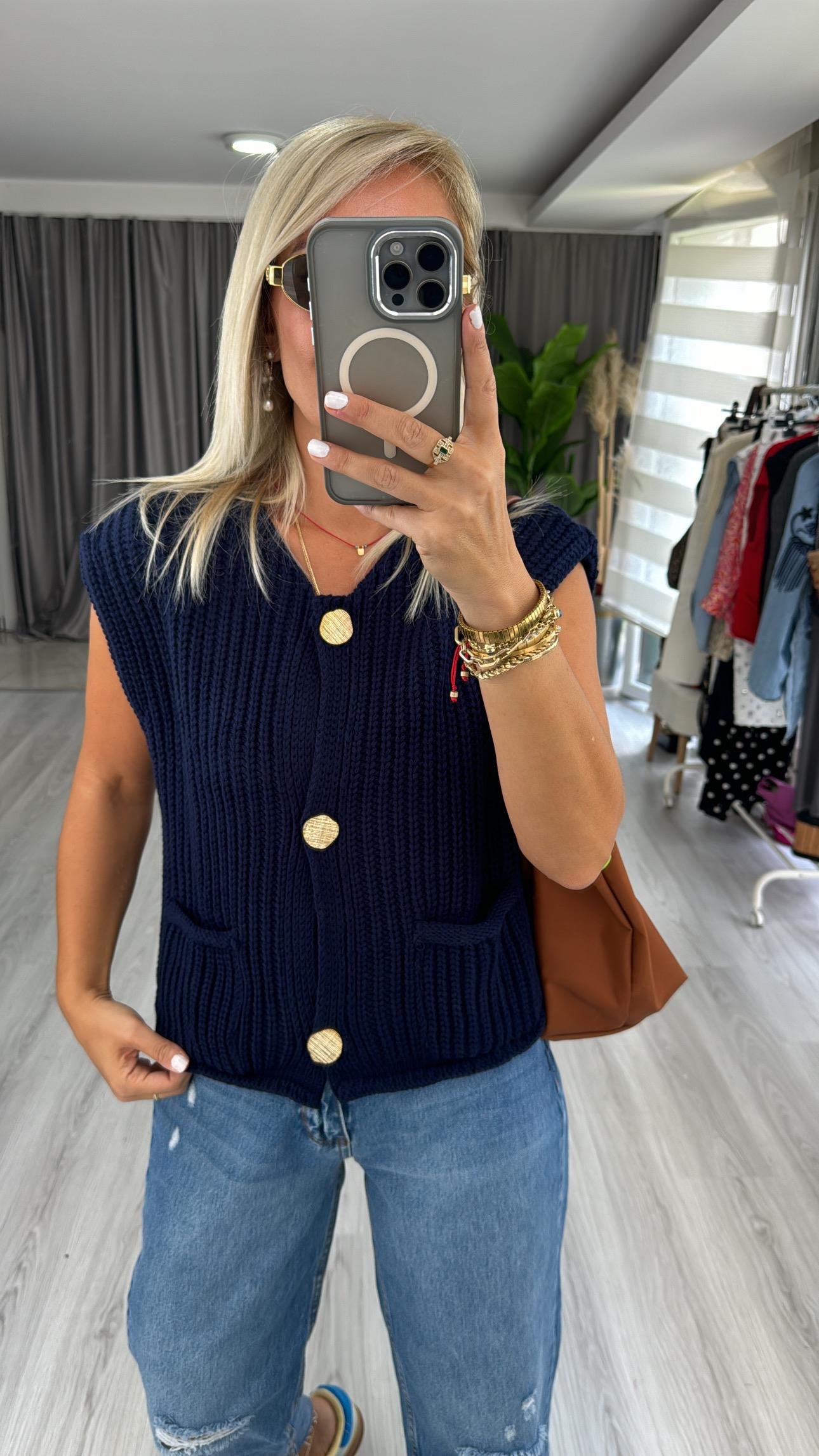 Orjinal Model Gold Düğme Detaylı Lacivert Yelek