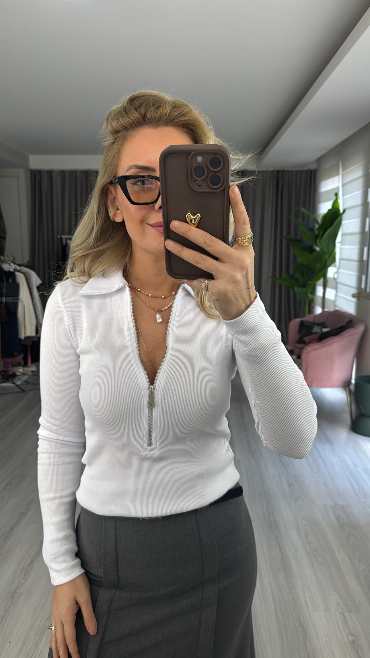 Polo Yaka Fermuar Detaylı Fitilli Beyaz Triko Bluz