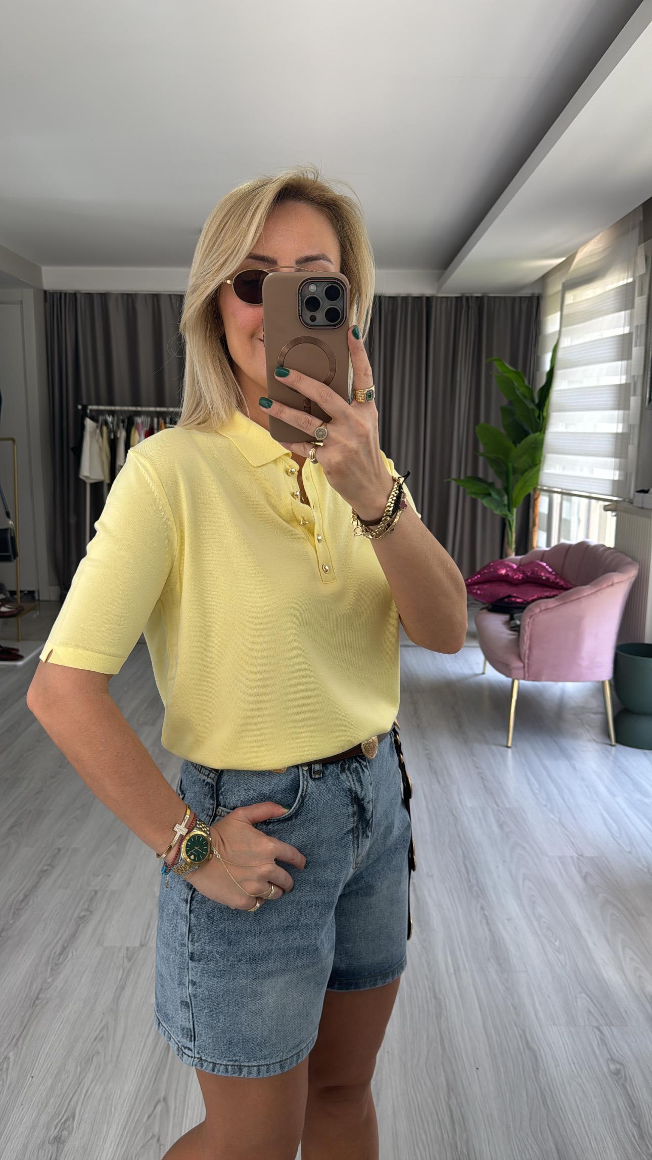 Polo Yaka Gold Düğmeli Sarı Triko