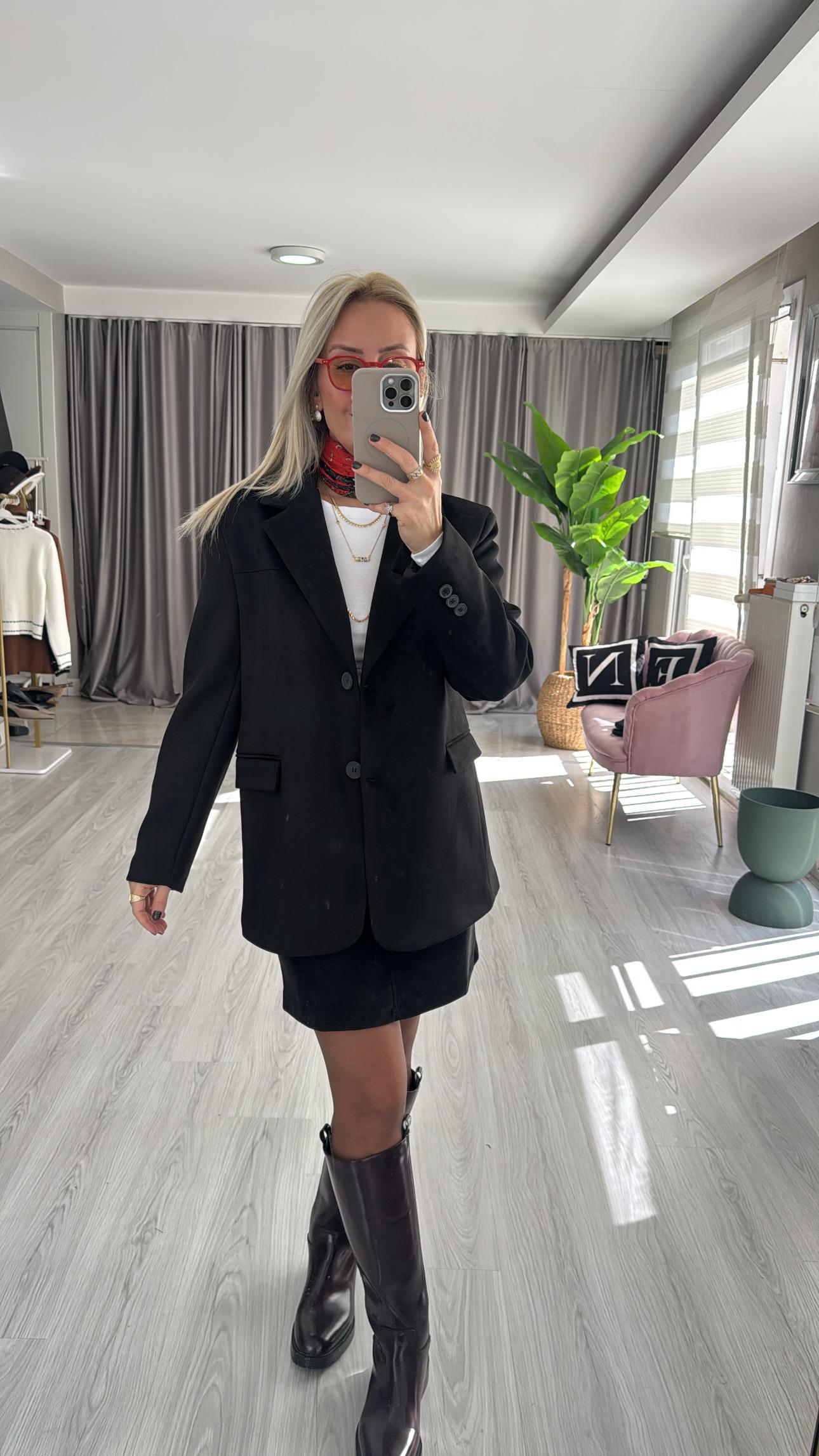 Premium Seri 2 Düğmeli Siyah Süet Ceket