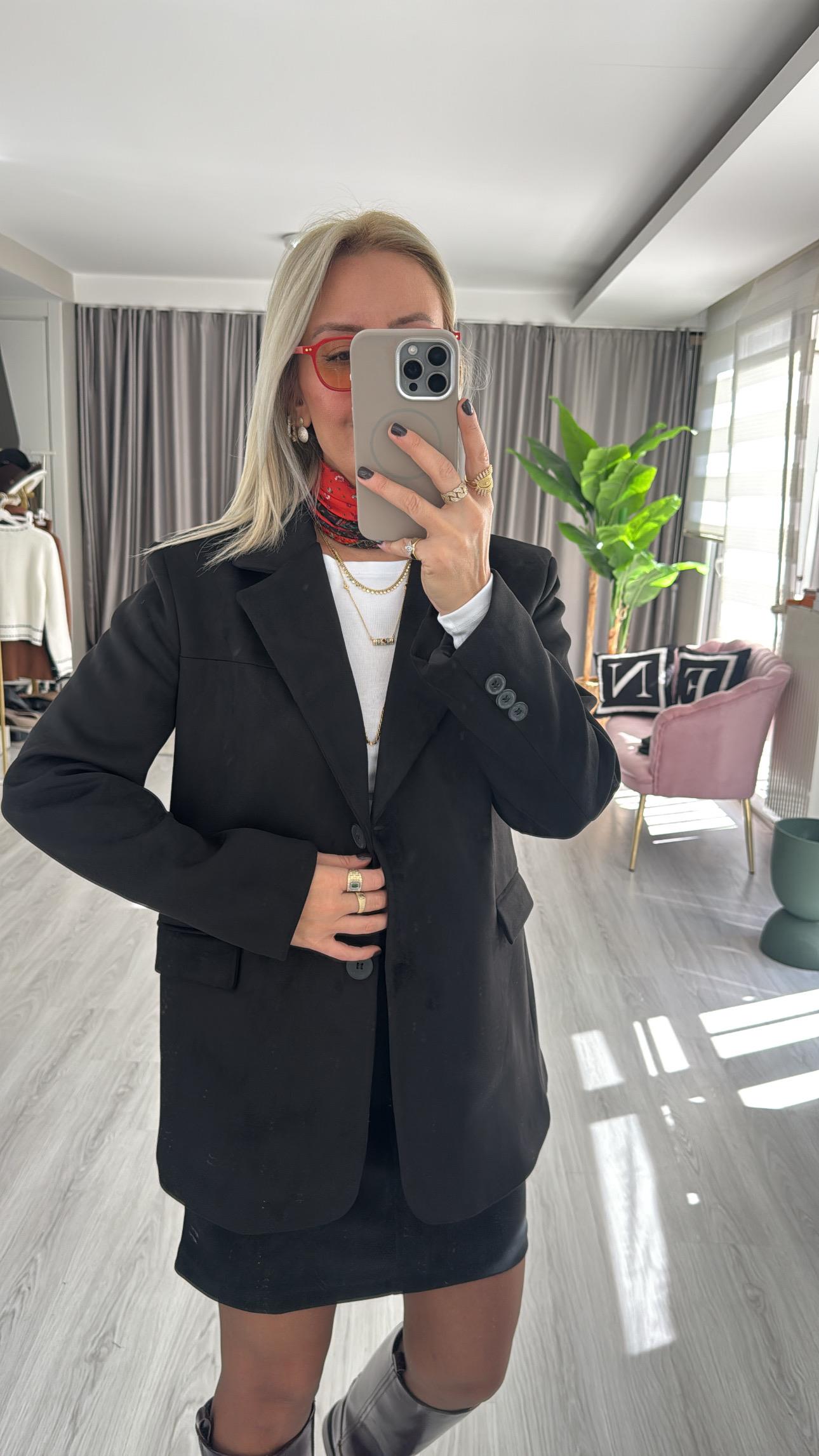 Premium Seri 2 Düğmeli Siyah Süet Ceket