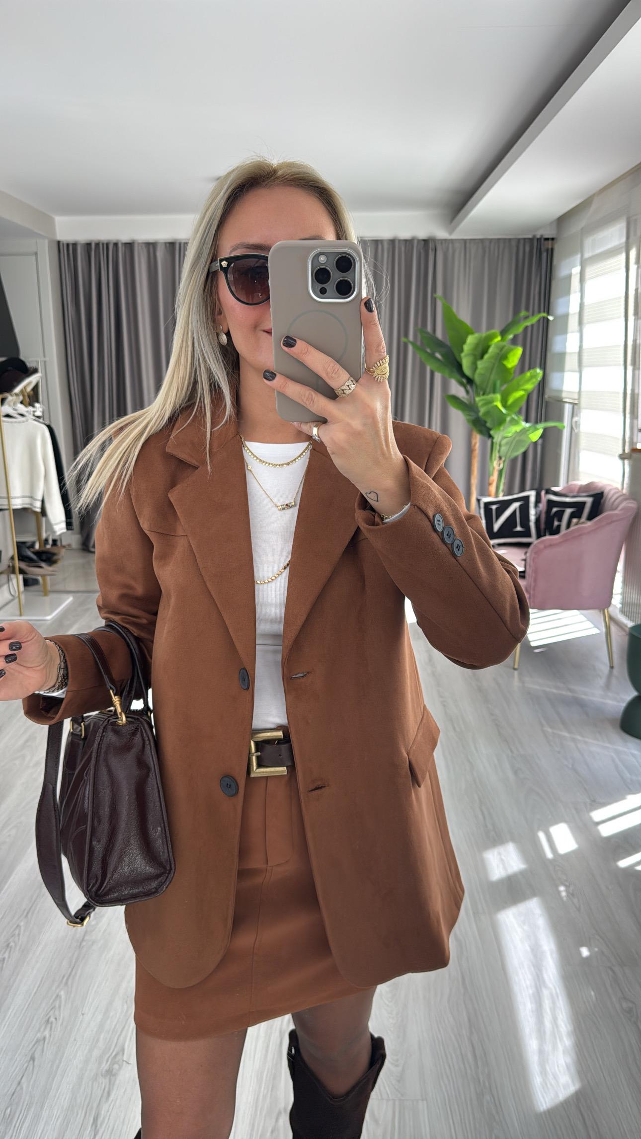 Premium Seri 2 Düğmeli Taba Süet Ceket