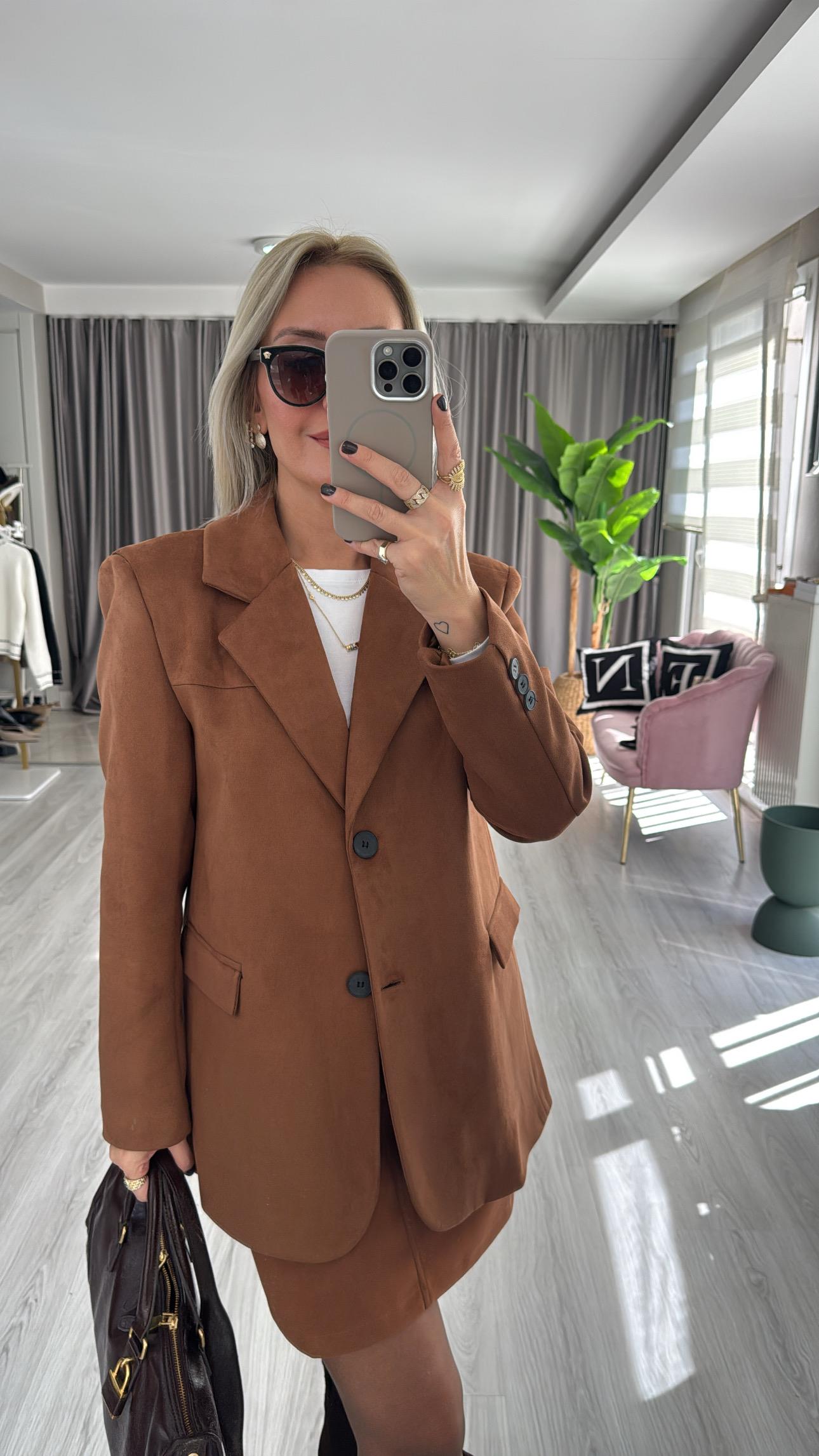 Premium Seri 2 Düğmeli Taba Süet Ceket