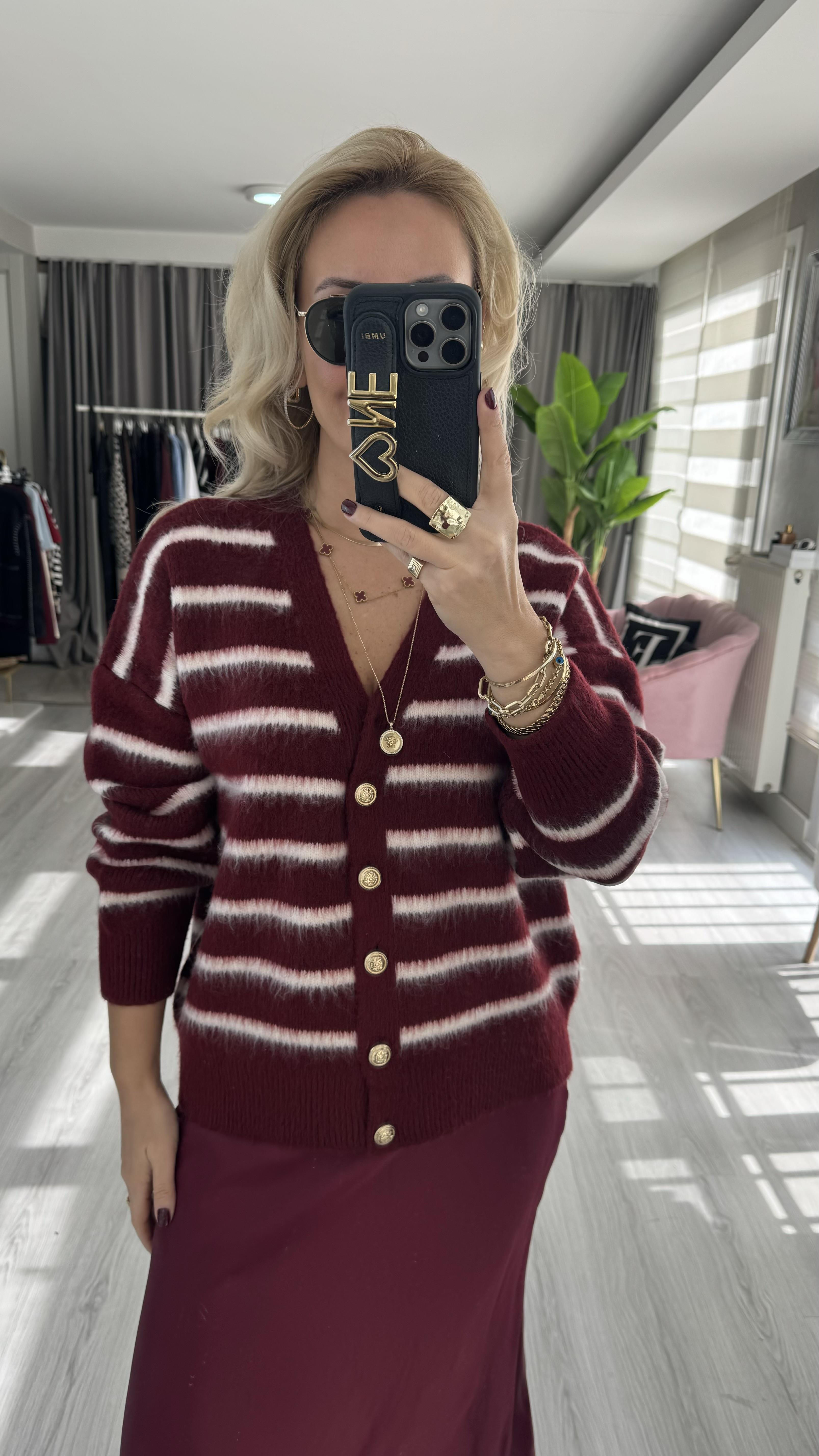 Premium Seri Beyaz Çizgili Bordo Triko Ceket