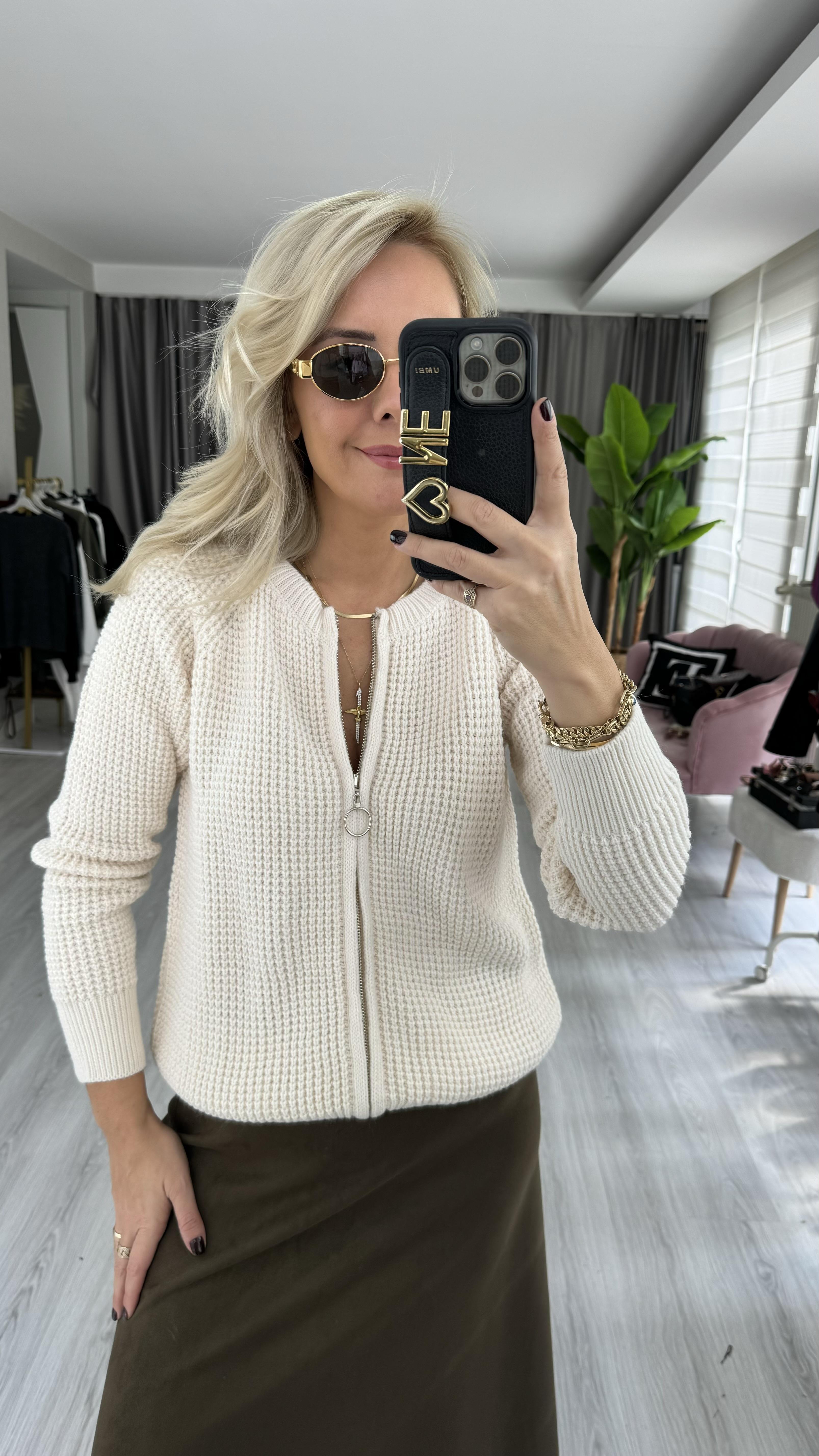 Saç Örgülü Fermuarlı Ekru Triko Hırka