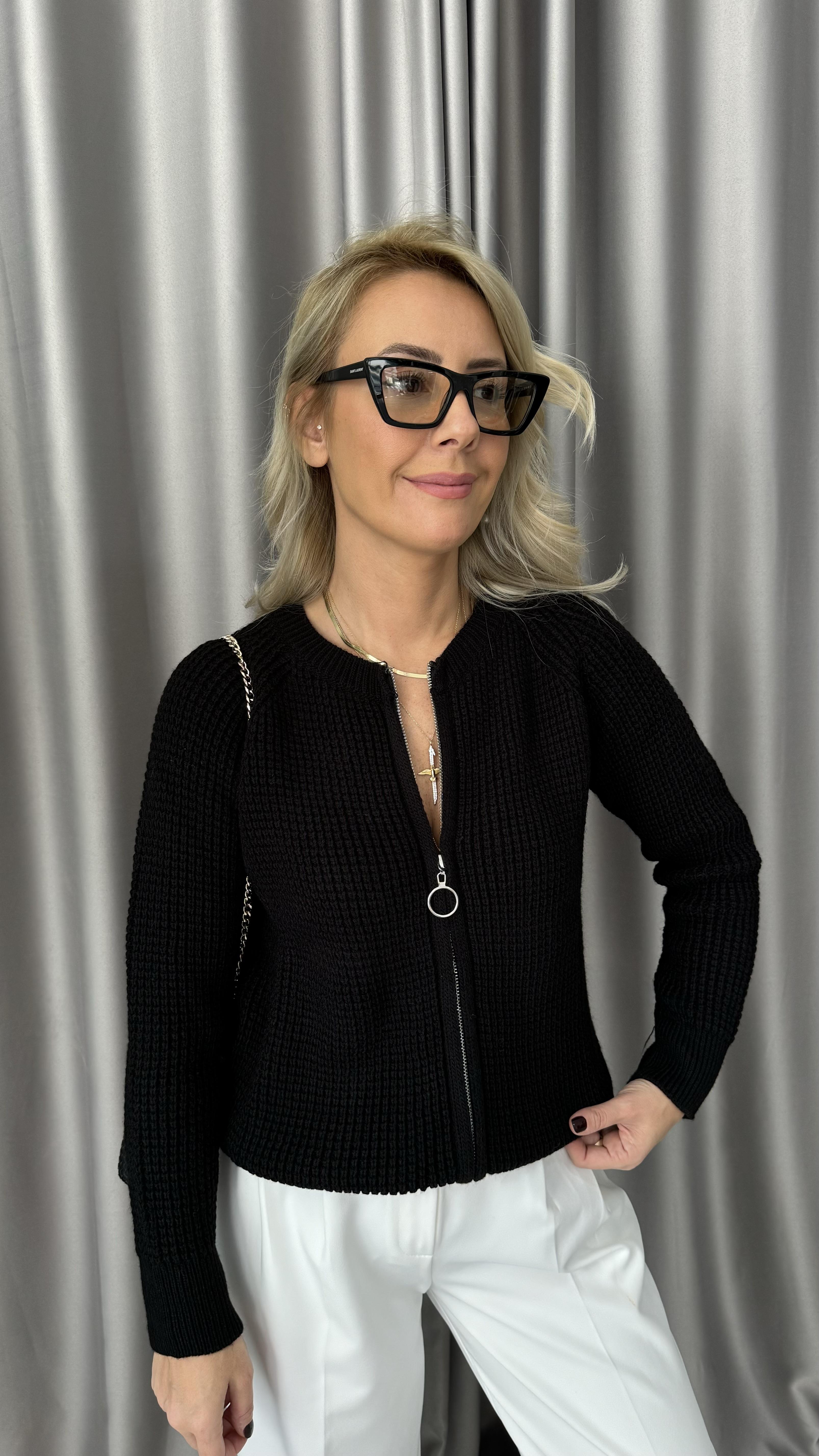 Saç Örgülü Fermuarlı Siyah Triko Hırka