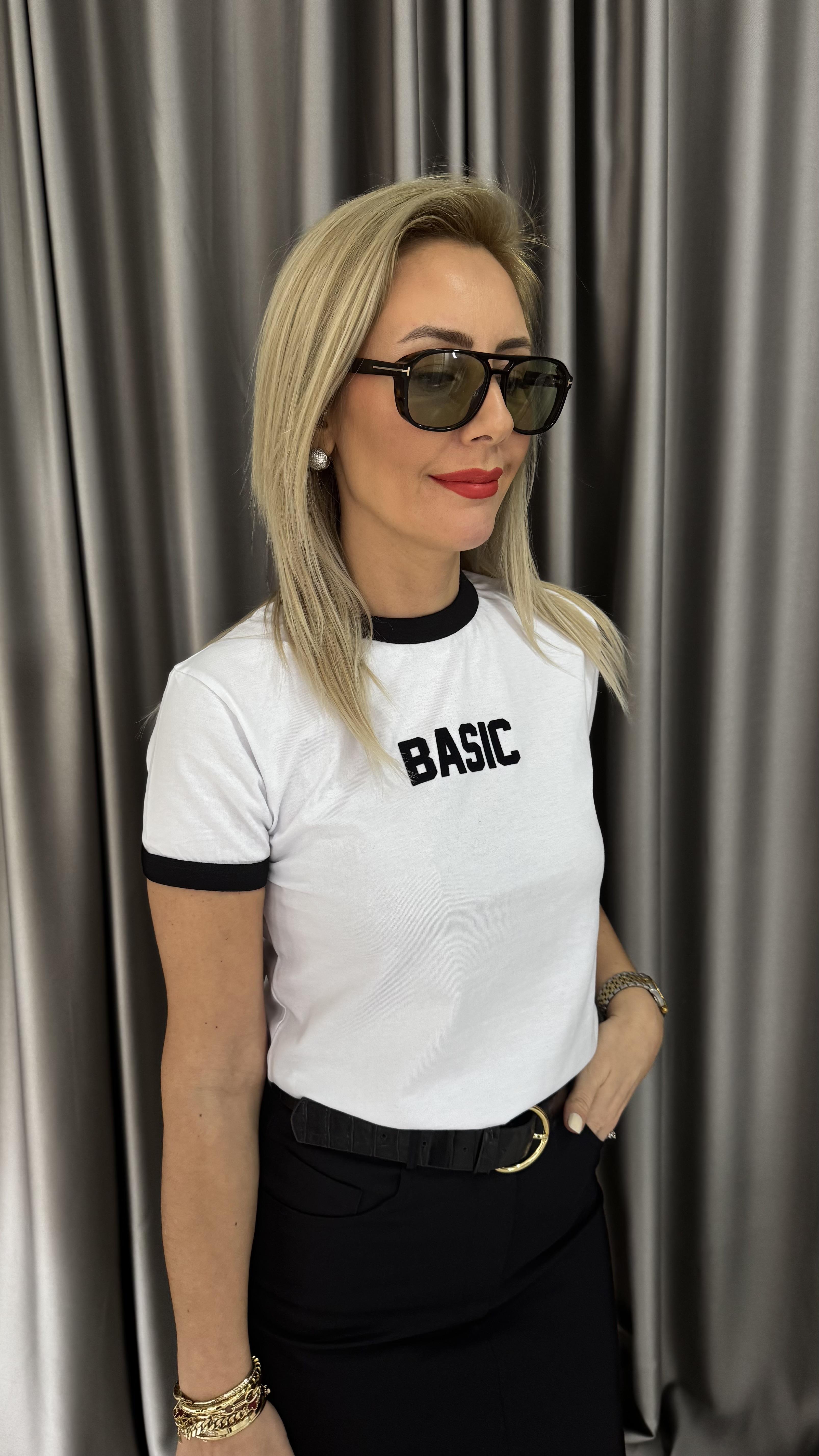 Siyah Biyeli Beyaz Basic Tişört