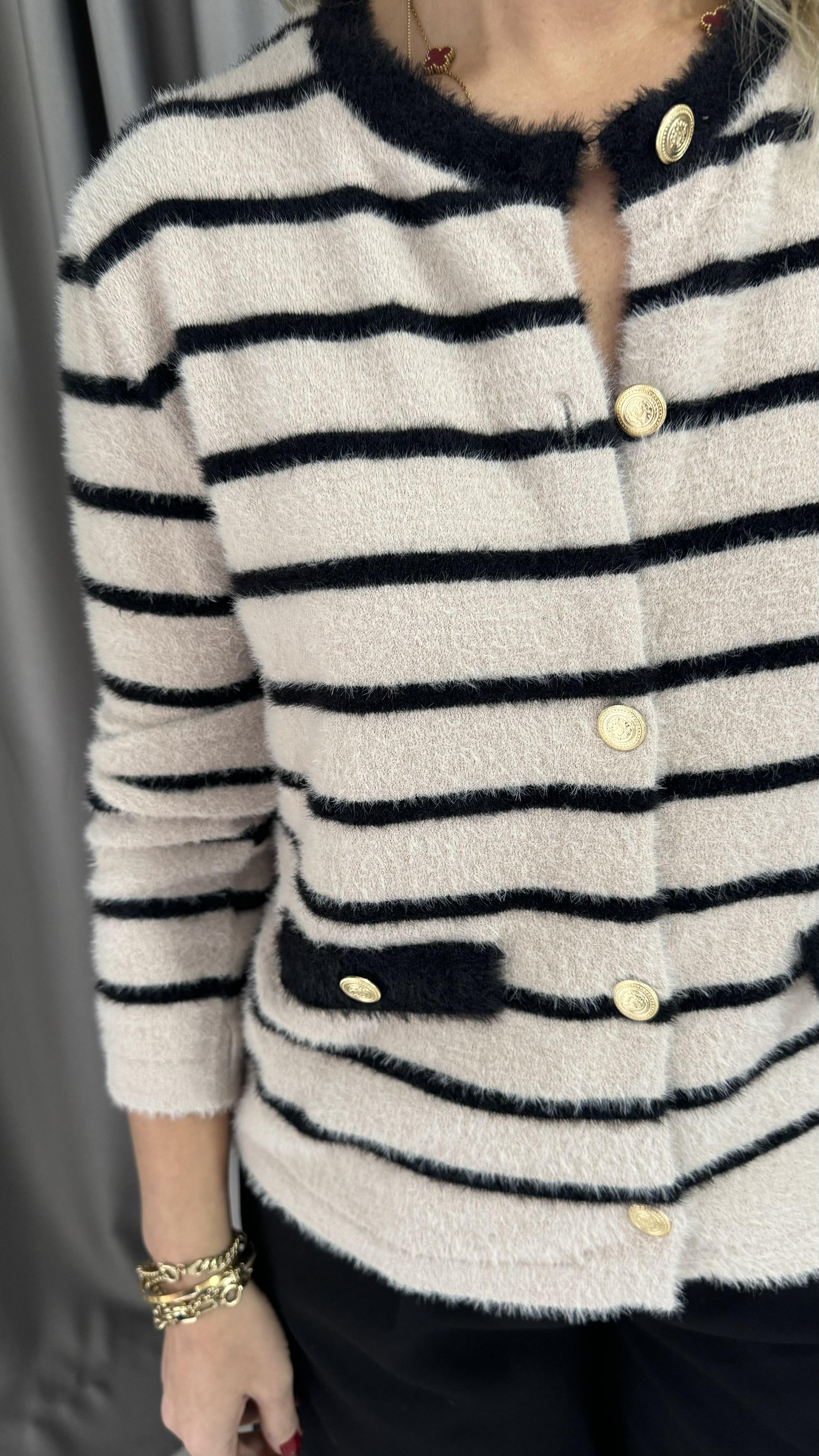 Siyah Çizgili Gold Düğmeli Bej Premium Triko Hırka