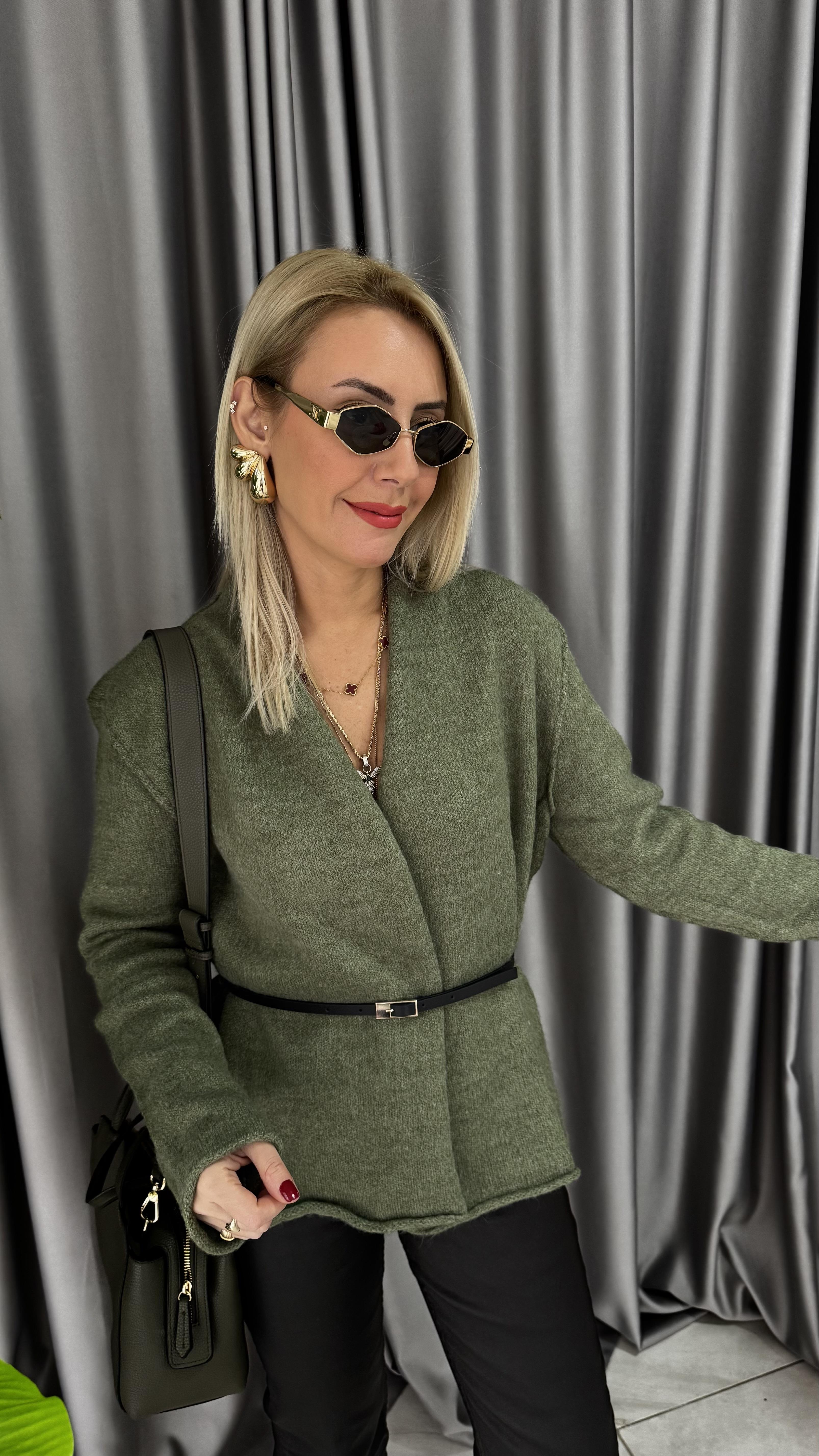 Siyah Kemerli Kruvaze Yaka Yeşil Triko Hırka