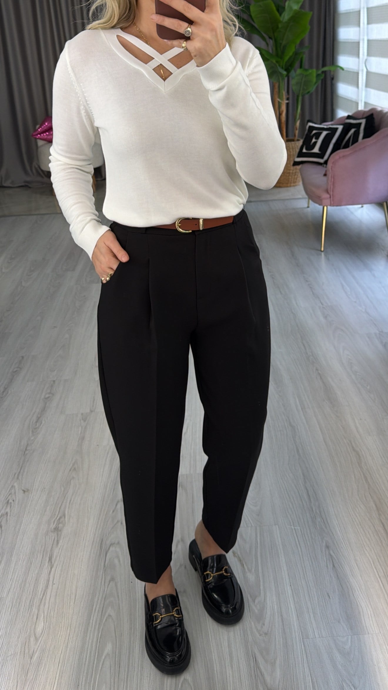 Taba Kemerli Likralı Siyah Krep Pantolon