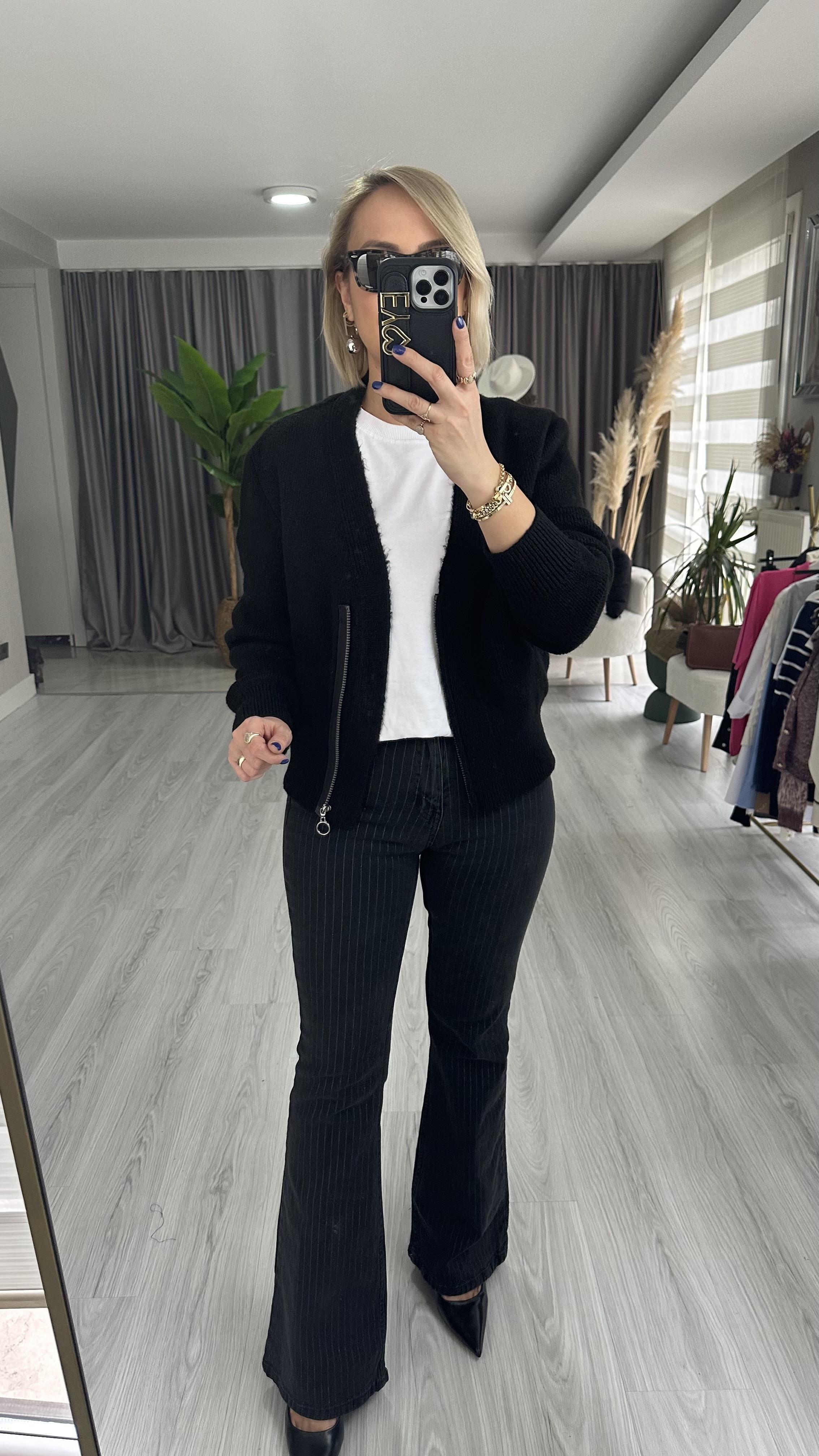 TOK DOKUDA CEPLİ,FERMUARLI SİYAH HIRKA