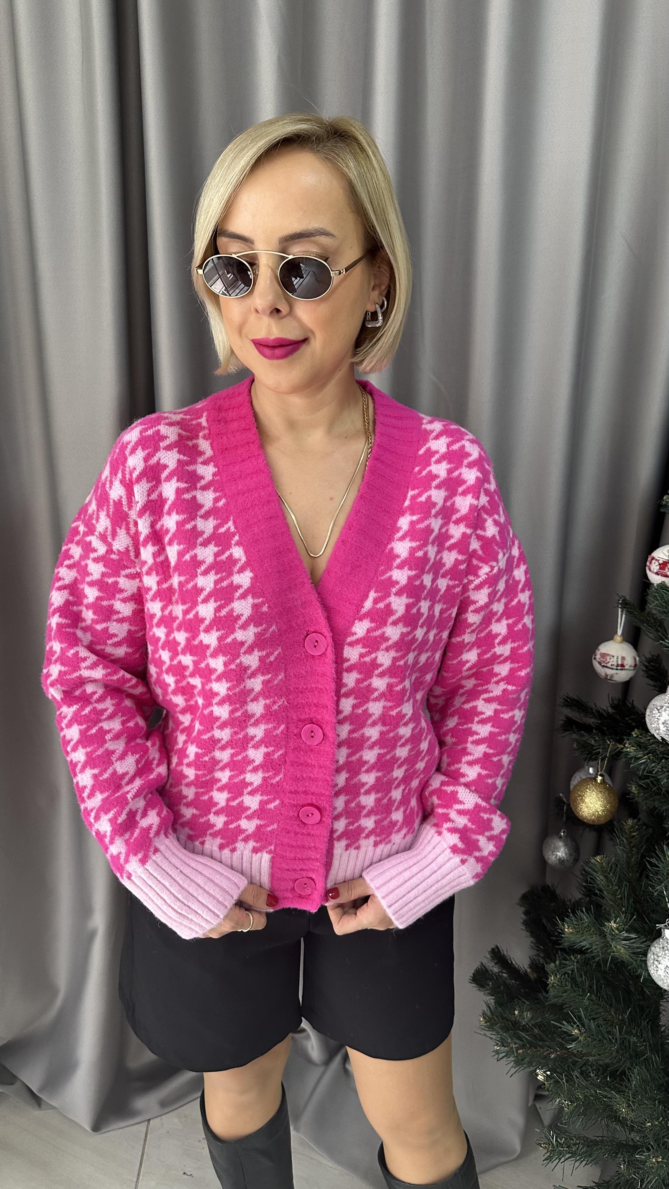 V YAKA JAKAR DESEN FUŞYA, PEMBE HIRKA