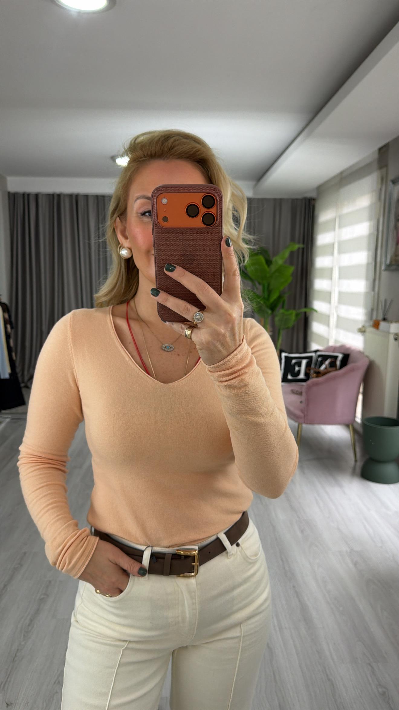 V Yaka Kaşmirli Açık Orange Ultra Hafif Triko