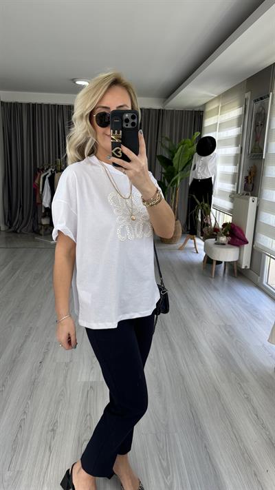 %100 COTTON KABARTMA MARKA LOGOLU BEYAZ TİŞÖRT