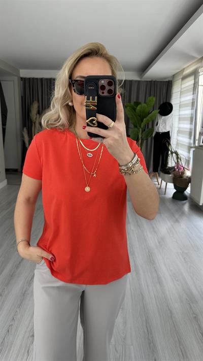 %100 PAMUKLU ARKASI UZUN KIRMIZI TİŞÖRT