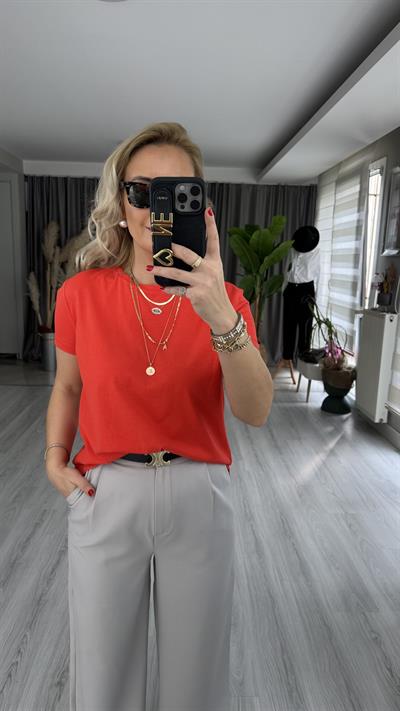 %100 PAMUKLU ARKASI UZUN KIRMIZI TİŞÖRT