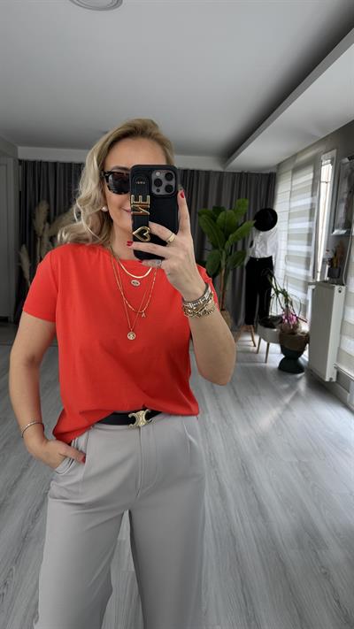 %100 PAMUKLU ARKASI UZUN KIRMIZI TİŞÖRT