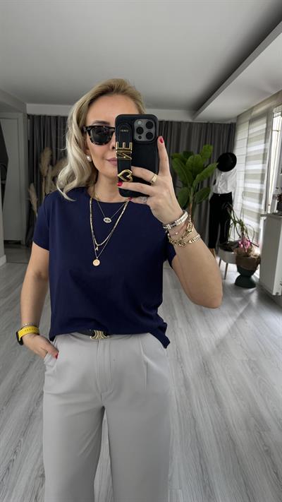 %100 PAMUKLU ARKASI UZUN LACİVERT TİŞÖRT