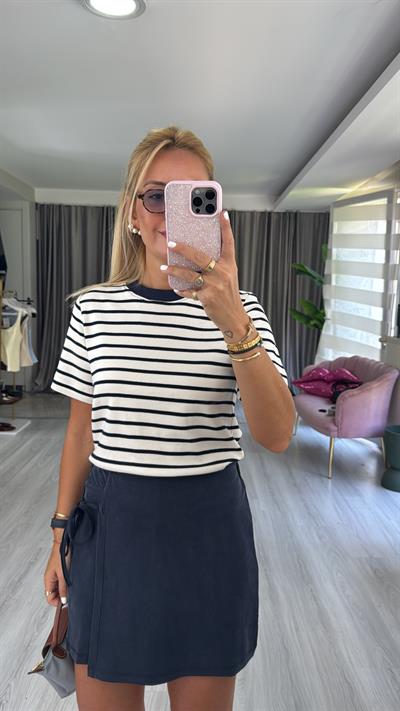 %100 Pamuklu Lacivert Çizgili Ekru Yarım Kol T-shirt