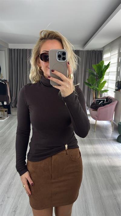 Aksesuar Detaylı Balıkçı Yaka Acı Kahve Triko