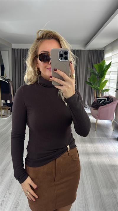 Aksesuar Detaylı Balıkçı Yaka Acı Kahve Triko