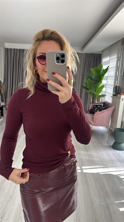 Aksesuar Detaylı Balıkçı Yaka Bordo Triko