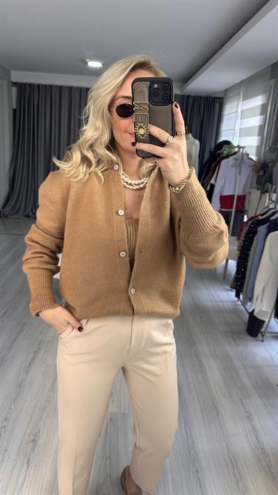 ASKILI BLUZLU, BALON KOL CAMEL TRİKO TAKIM