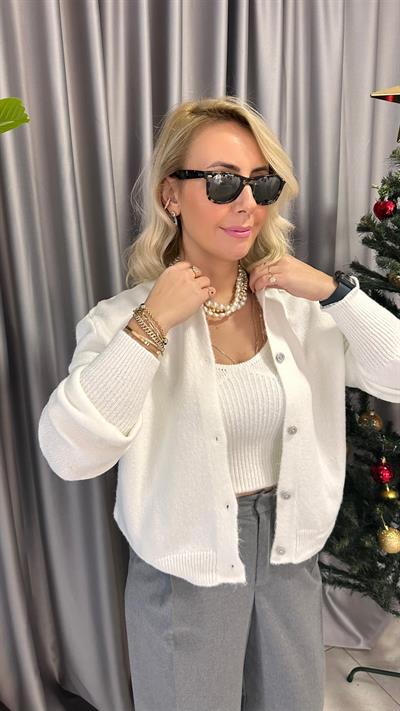 ASKILI BLUZLU, BALON KOL EKRU TRİKO TAKIM