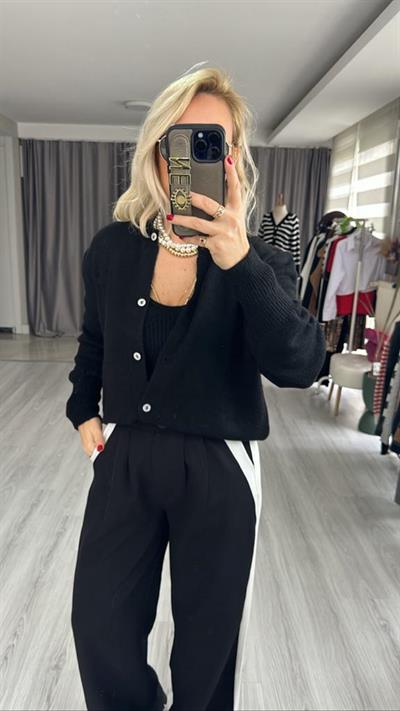 ASKILI BLUZLU, BALON KOL SİYAH TRİKO TAKIM