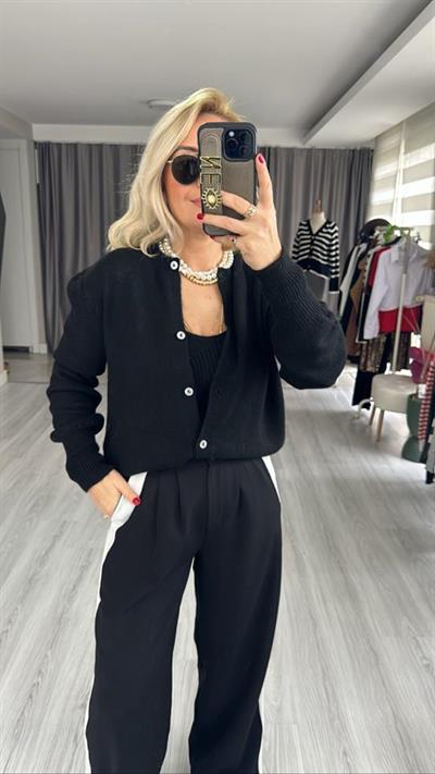 ASKILI BLUZLU, BALON KOL SİYAH TRİKO TAKIM