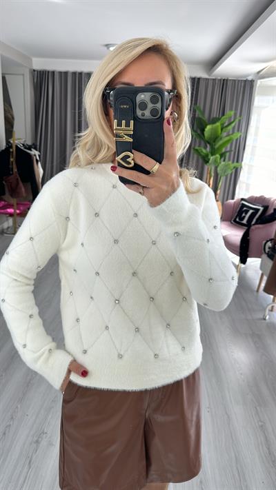 Baklava Desen Yumuşacık Önü ve Kolu Taşlı Ekru Triko