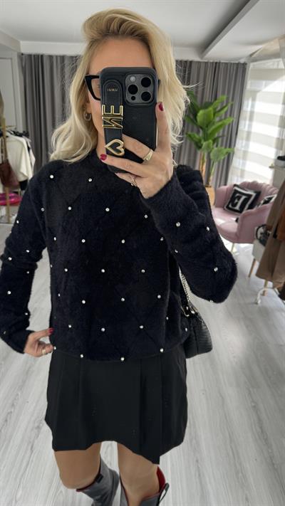 Baklava Desen Yumuşacık Önü ve Kolu Taşlı Siyah Triko