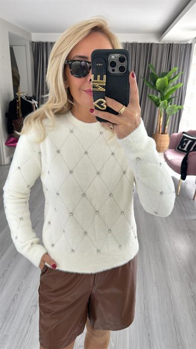 Baklava Desen Yumuşacık Önü ve Kolu Taşlı Ekru Triko