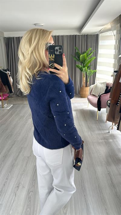 Baklava Desen Yumuşacık Önü ve Kolu Taşlı Lacivert Triko