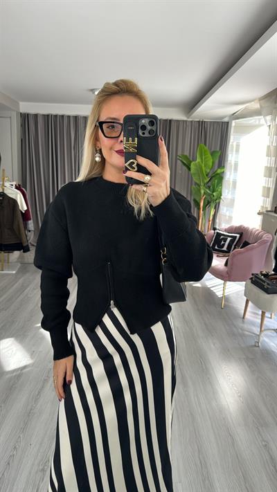 Balon Kol Fermuar Detaylı Siyah Triko