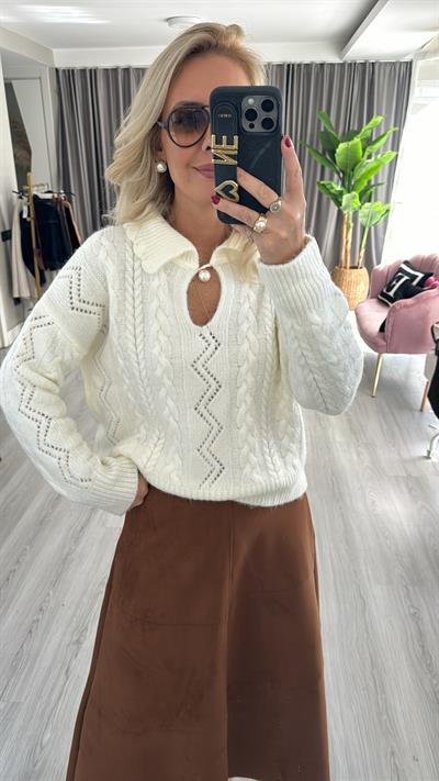 Bebe Yaka İnci Düğmeli Örgü Model Ekru Triko