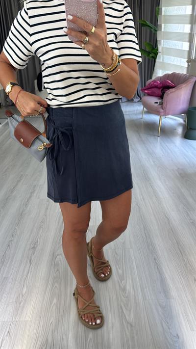 Bel Arkası Lastikli Modal Lacivert Şort Etek
