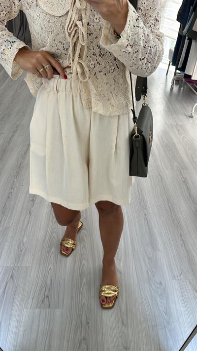 Beli Lastikli Gabardin Ekru Şort