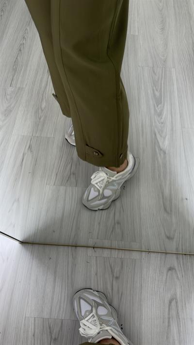 BELİ LASTİKLİ PAÇASI DÜĞMELİ  ÖNDEN DİKİŞLİ HAKİ PANTOLON