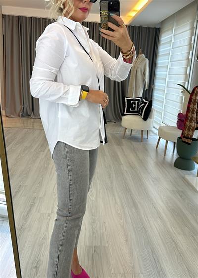 Beyaz Sırtı Çapraz Bf Gömlek