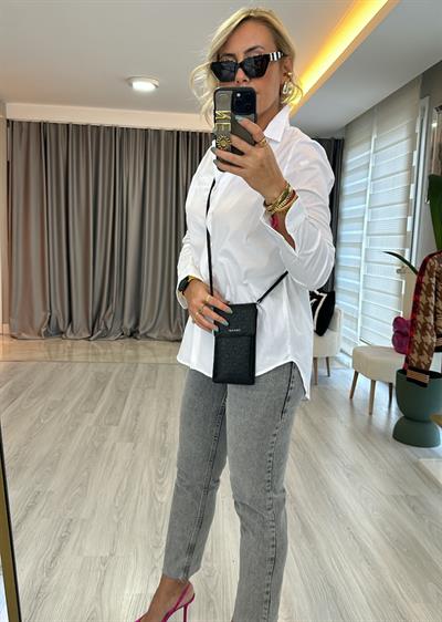 Beyaz Sırtı Çapraz Bf Gömlek