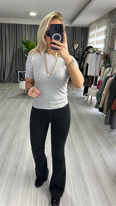 BİSİKLET YAKA ARKASI DÜĞMELİ AÇIK GRİ YARIM KOL TRİKO