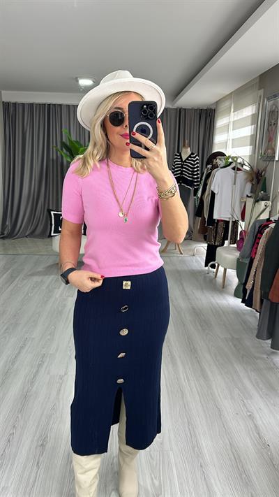 BİSİKLET YAKA ARKASI DÜĞMELİ PEMBE YARIM KOL TRİKO