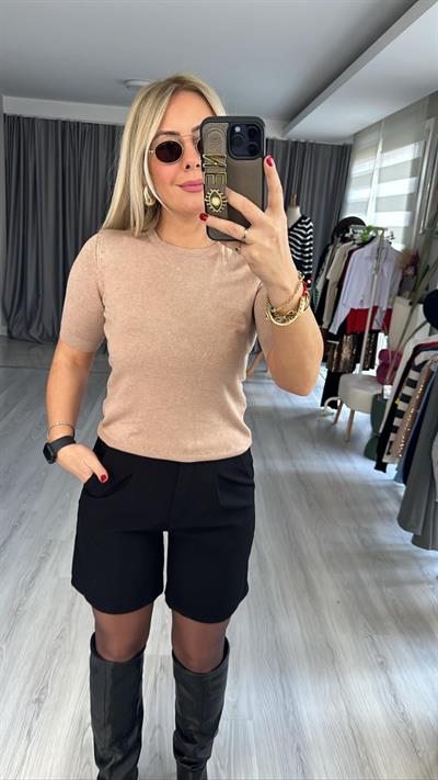 BİSİKLET YAKA ARKASI DÜĞMELİ VİZON YARIM KOL TRİKO